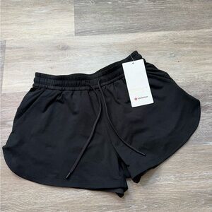 Lululemon Soft Jersey MR Curved Hem Short 3” - Black